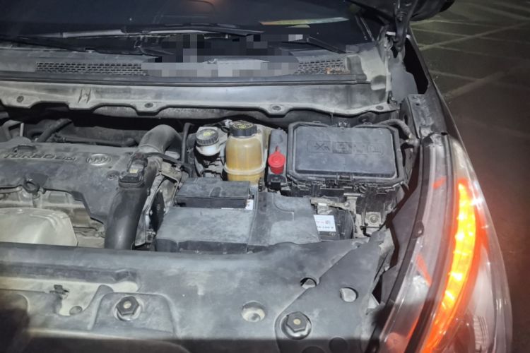 Used Buick GL8 2018 28T Luxury Model China VI Standard Engine Bay Left