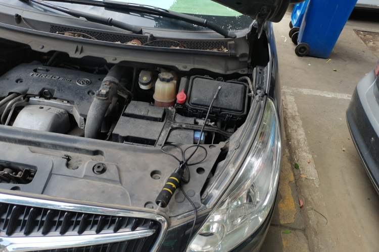 Used Buick GL8 2018 28T Luxury Model China VI Standard Engine Bay Left