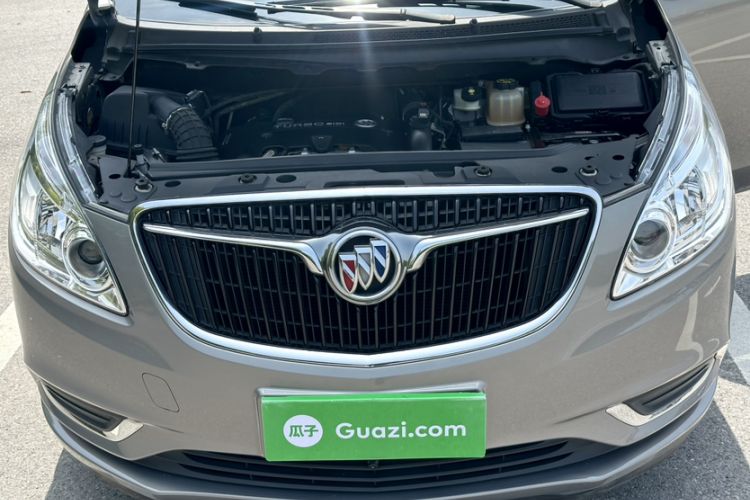 Used Buick GL8 2018 28T Comfort Model China VI Standard Engine Bay