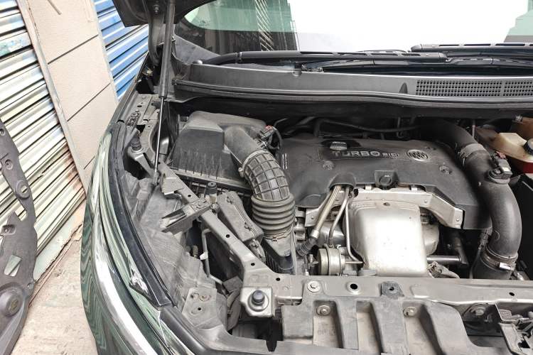 Used Buick GL8 2018 ES 28T Comfort Model China VI Standard Engine Bay Right