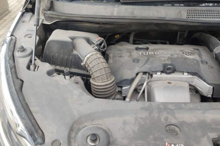 Used Buick GL8 2018 ES 28T Luxury Model China VI Standard Engine Bay Right