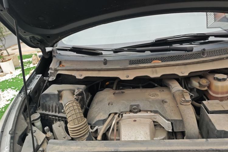 Used Buick GL8 2018 28T Comfort Model China VI Standard Engine Bay Right