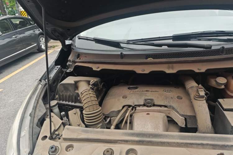 Used Buick GL8 2018 28T Comfort Model China VI Standard Engine Bay Right