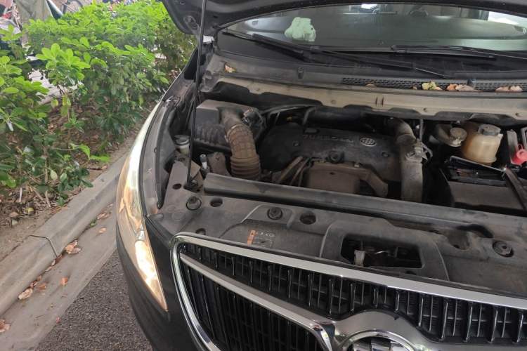 Used Buick GL8 2018 28T Comfort Model China VI Standard Engine Bay Right