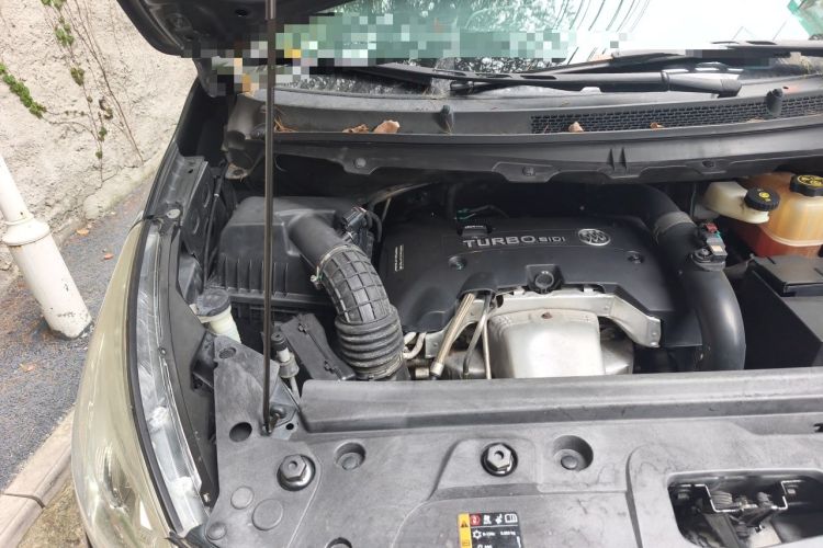 Used Buick GL8 2018 28T Luxury Model China VI Standard Engine Bay Right