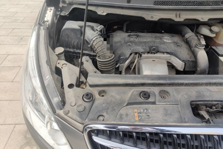 Used Buick GL8 2018 28T Luxury Model China VI Standard Engine Bay Right