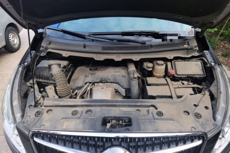 Used Buick GL8 2018 28T Prestige Version China VI Standard Engine Bay