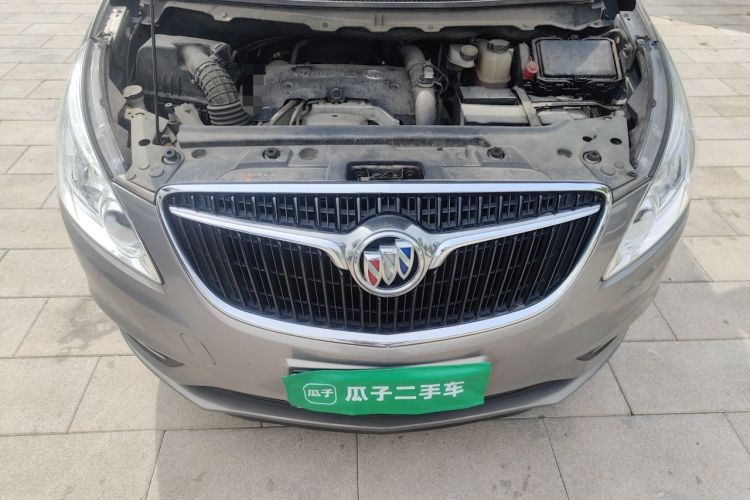 Used Buick GL8 2018 28T Luxury Model China VI Standard Engine Bay