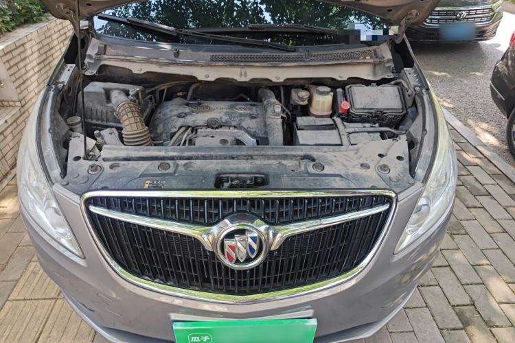Used Buick GL8 2018 28T Prestige Version China VI Standard Engine Bay