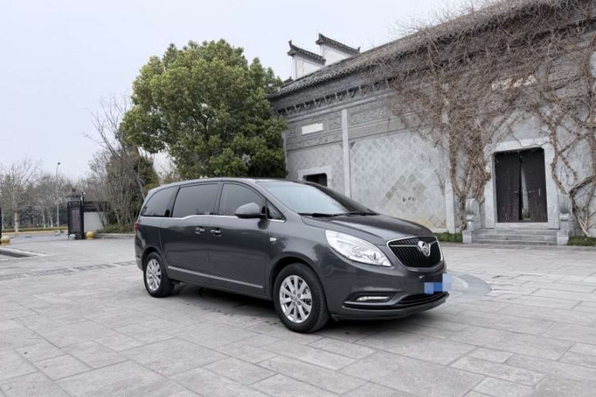 Used Buick GL8 2018 28T Luxury Model China VI Standard Exterior 1