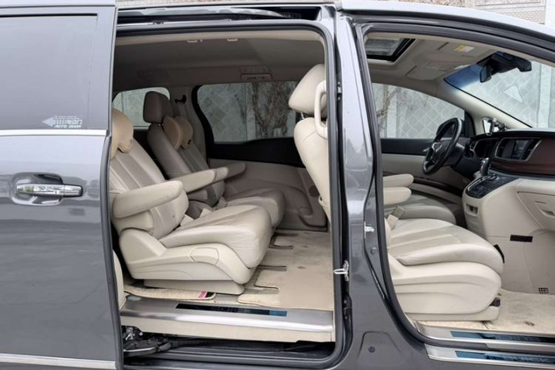 Used Buick GL8 2018 28T Luxury Model China VI Standard Exterior 10