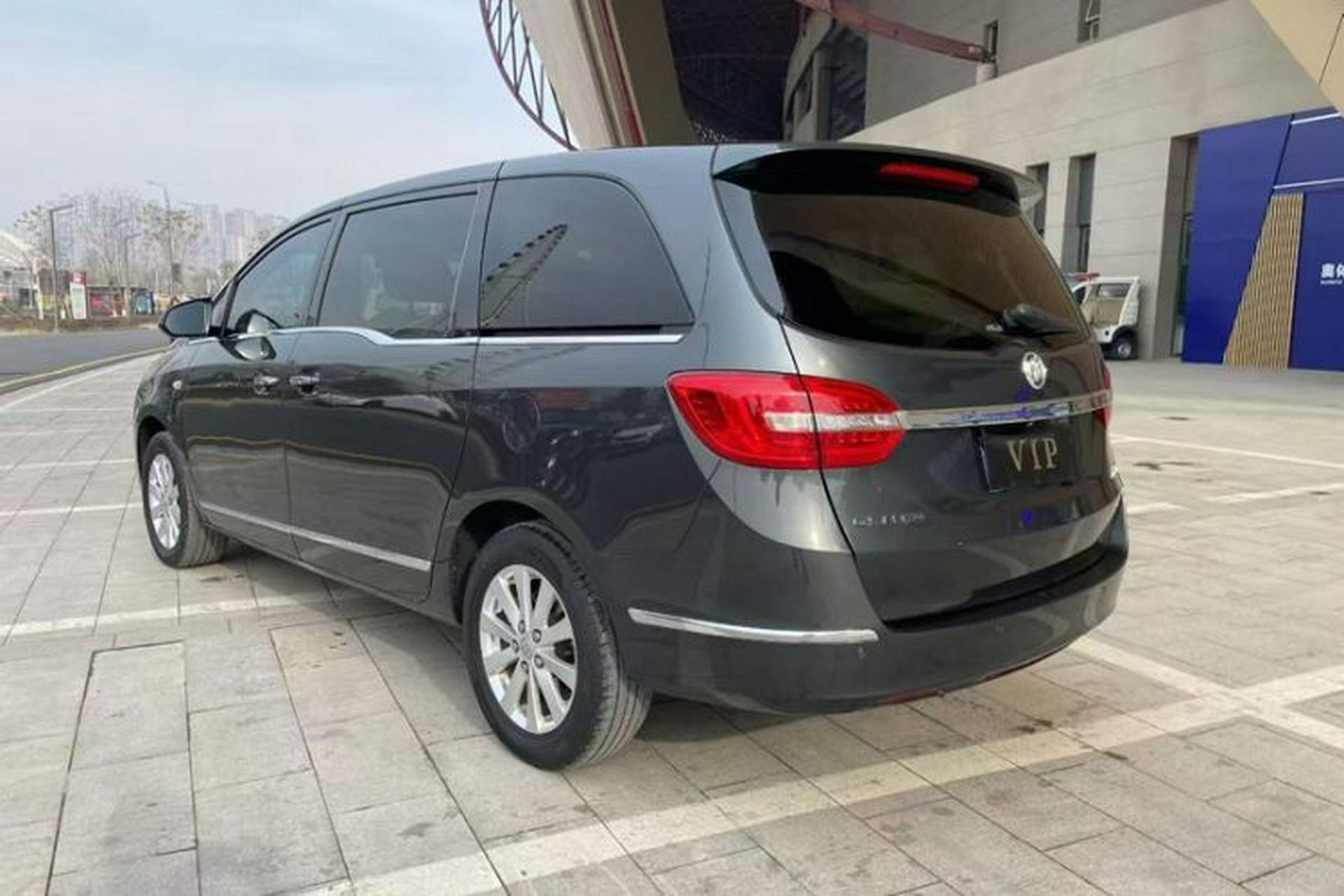 Used Buick GL8 2018 28T Prestige Version China VI Standard Exterior 3