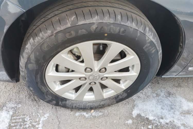 Used Buick GL8 2018 28T Luxury Model China VI Standard Exterior 4