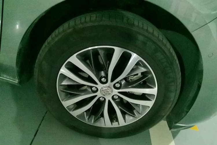 Used Buick GL8 2018 ES 28T Flagship Model China VI Standard Exterior 4