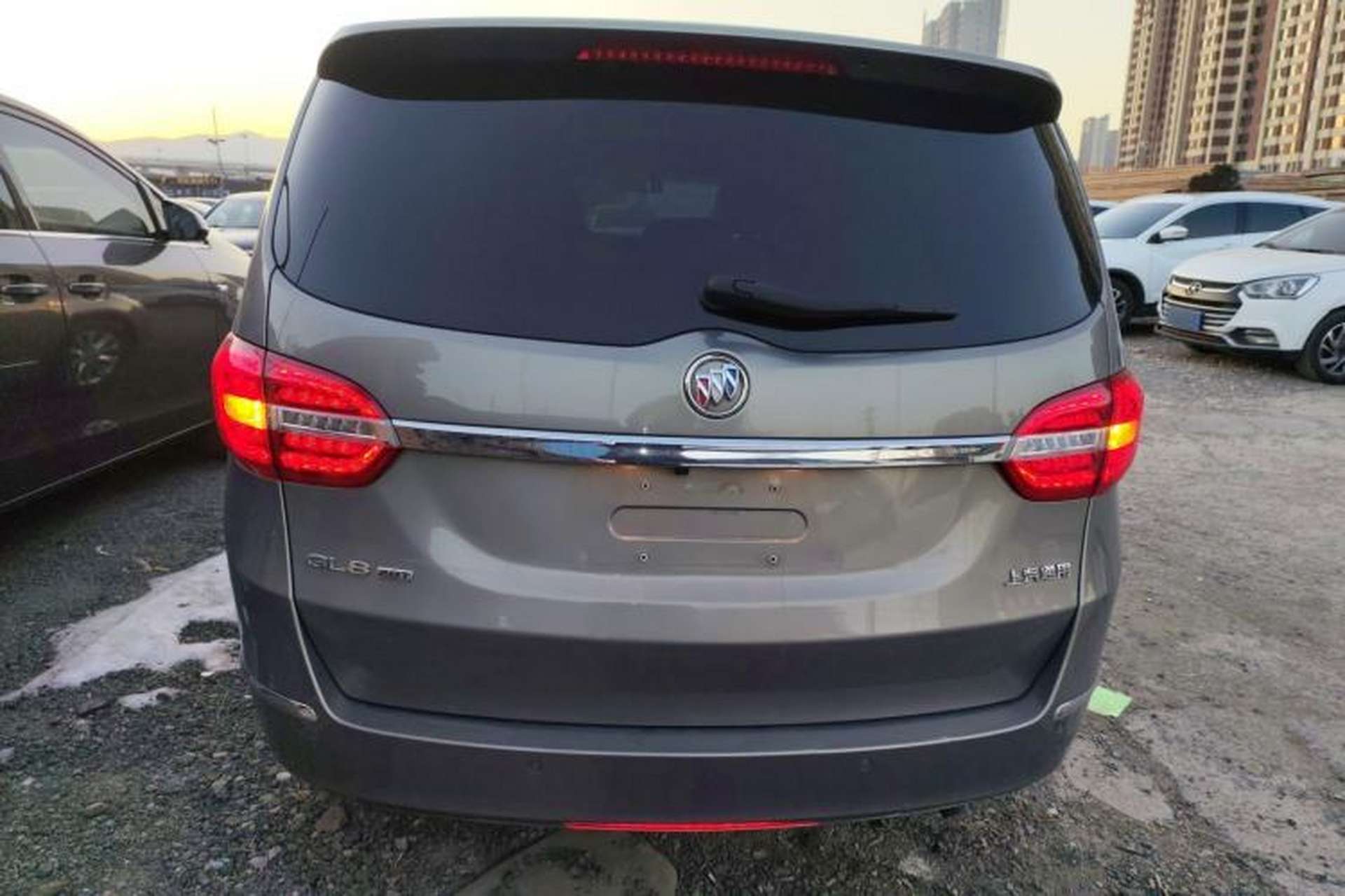 Used Buick GL8 2018 28T Luxury Model China VI Standard Exterior 4