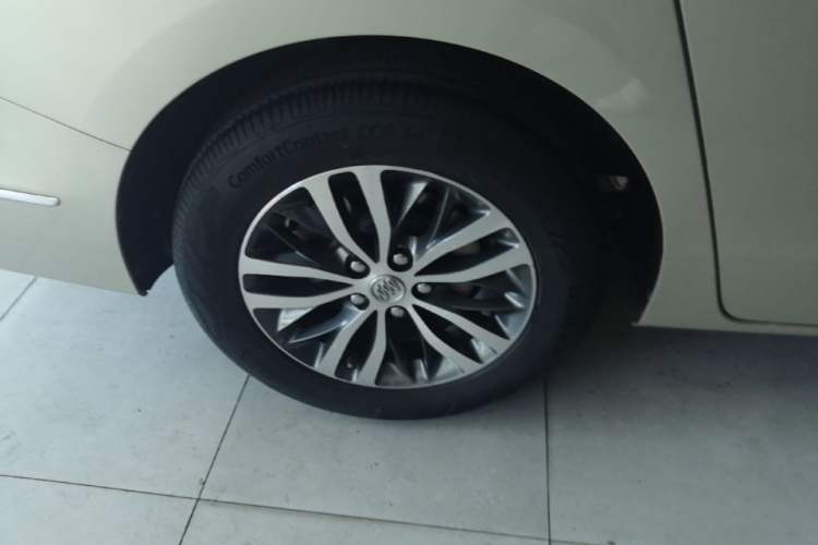 Used Buick GL8 2018 ES 28T Luxury Model China VI Standard Exterior 5