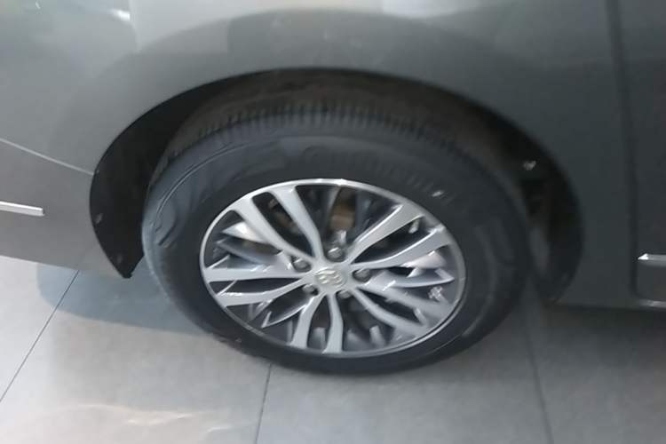 Used Buick GL8 2018 ES 28T Flagship Model China VI Standard Exterior 5