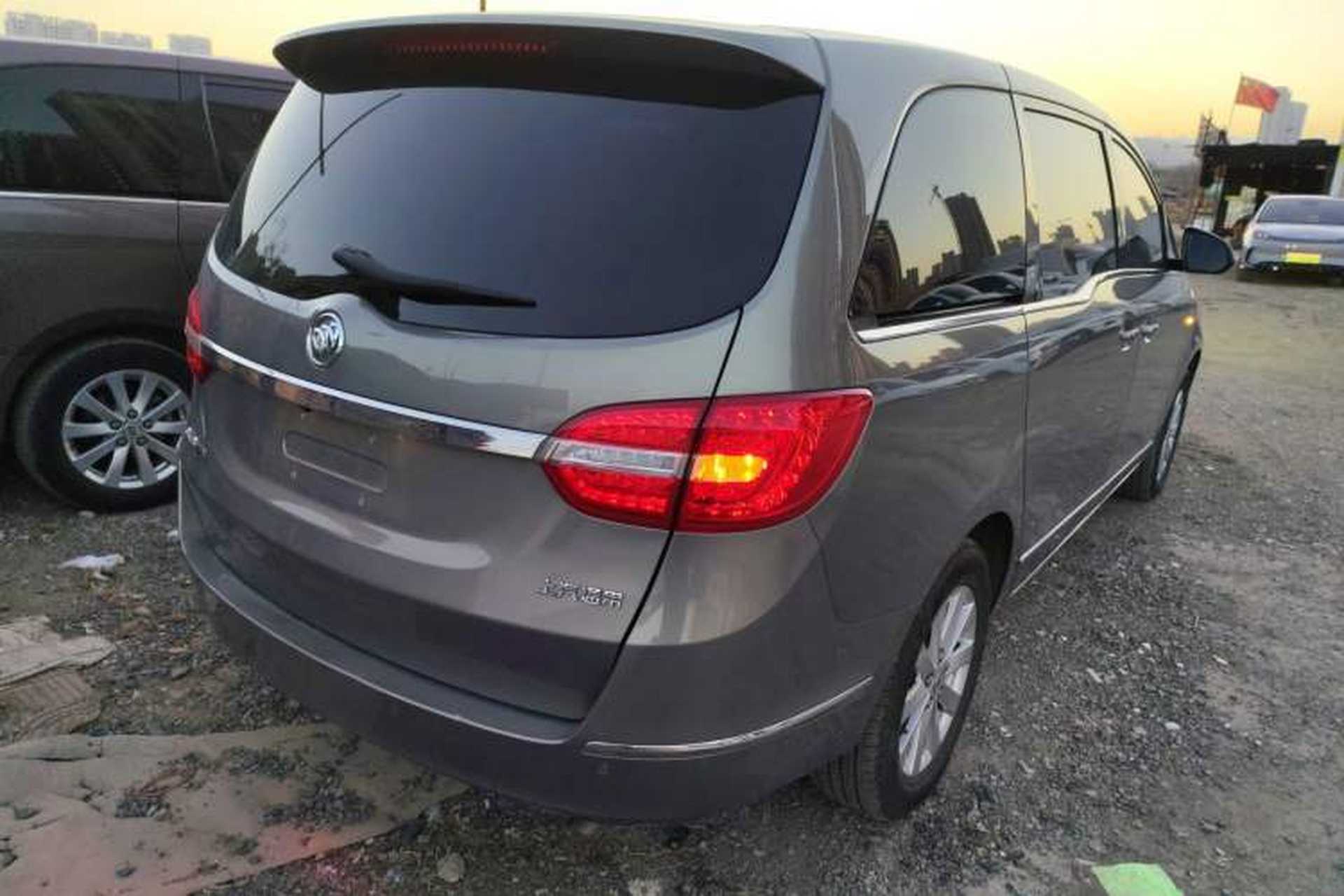 Used Buick GL8 2018 28T Luxury Model China VI Standard Exterior 5