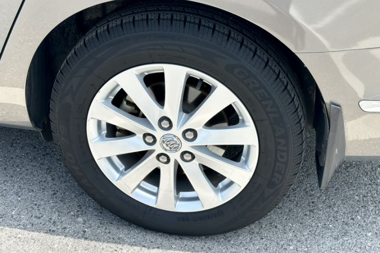 Used Buick GL8 2018 28T Comfort Model China VI Standard Exterior 6
