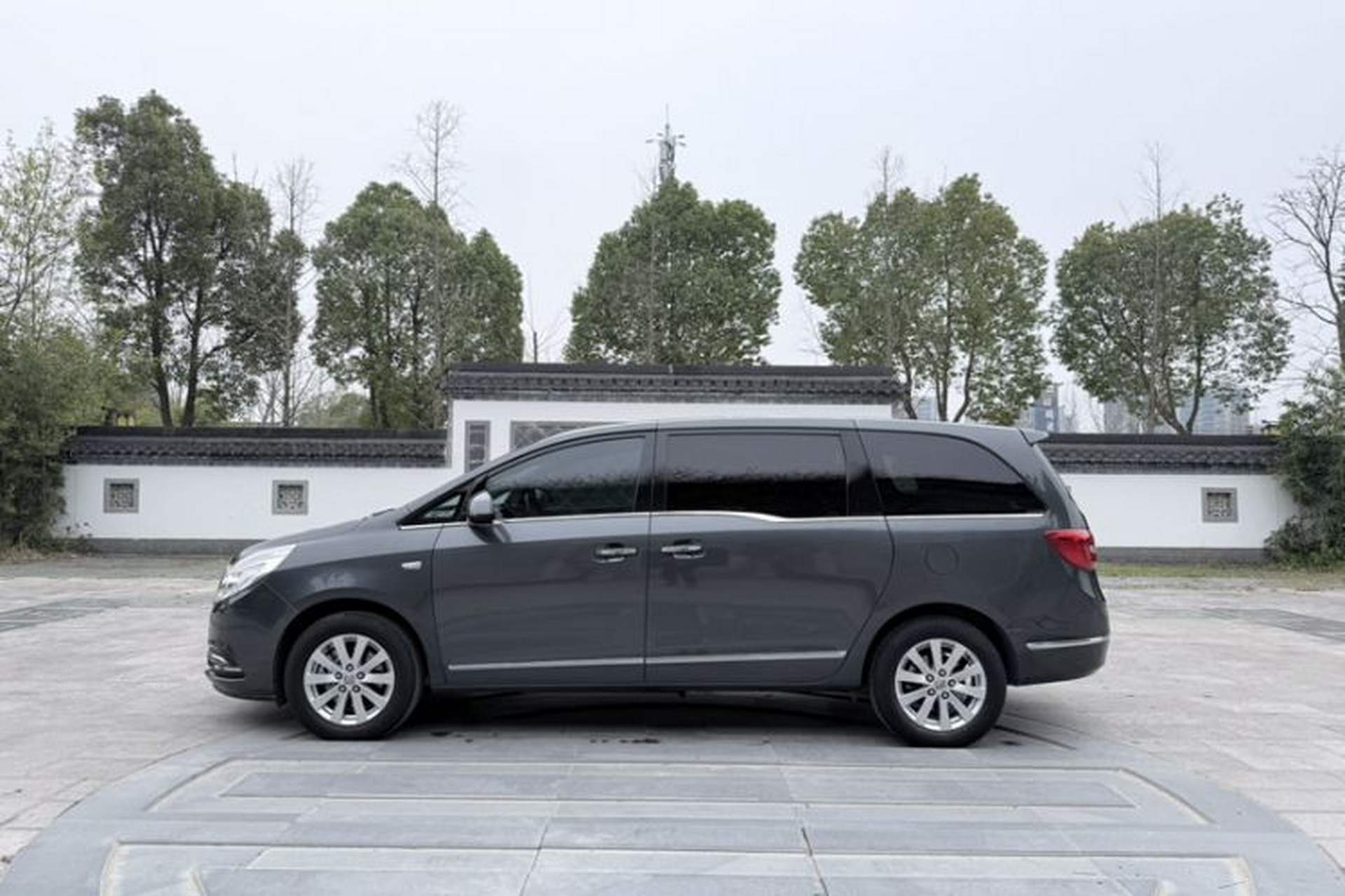 Used Buick GL8 2018 28T Luxury Model China VI Standard Exterior 7