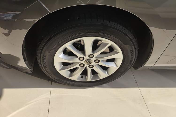 Used Buick GL8 2018 ES 28T Comfort Model China VI Standard Exterior 7