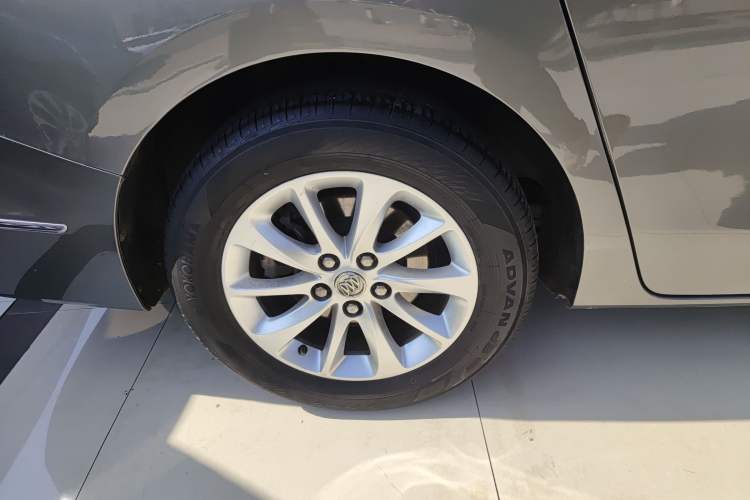 Used Buick GL8 2018 ES 28T Comfort Model China VI Standard Exterior 8