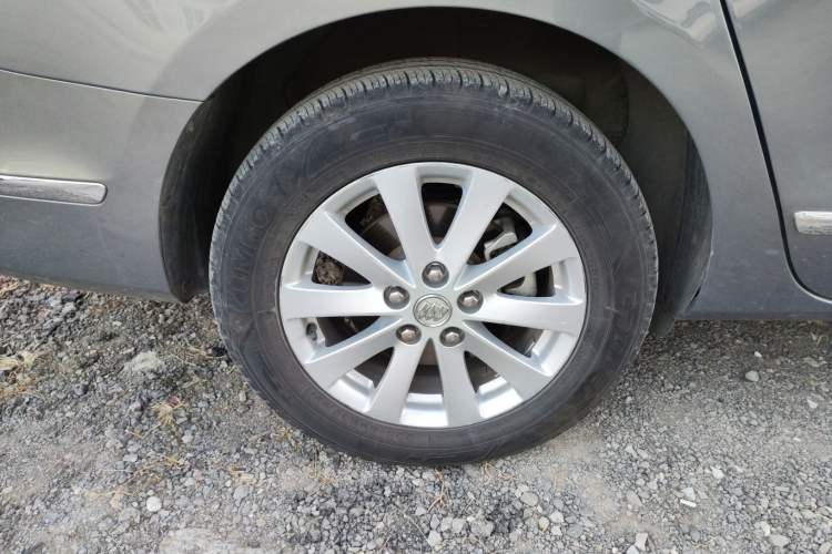 Used Buick GL8 2018 28T Luxury Model China VI Standard Exterior 8