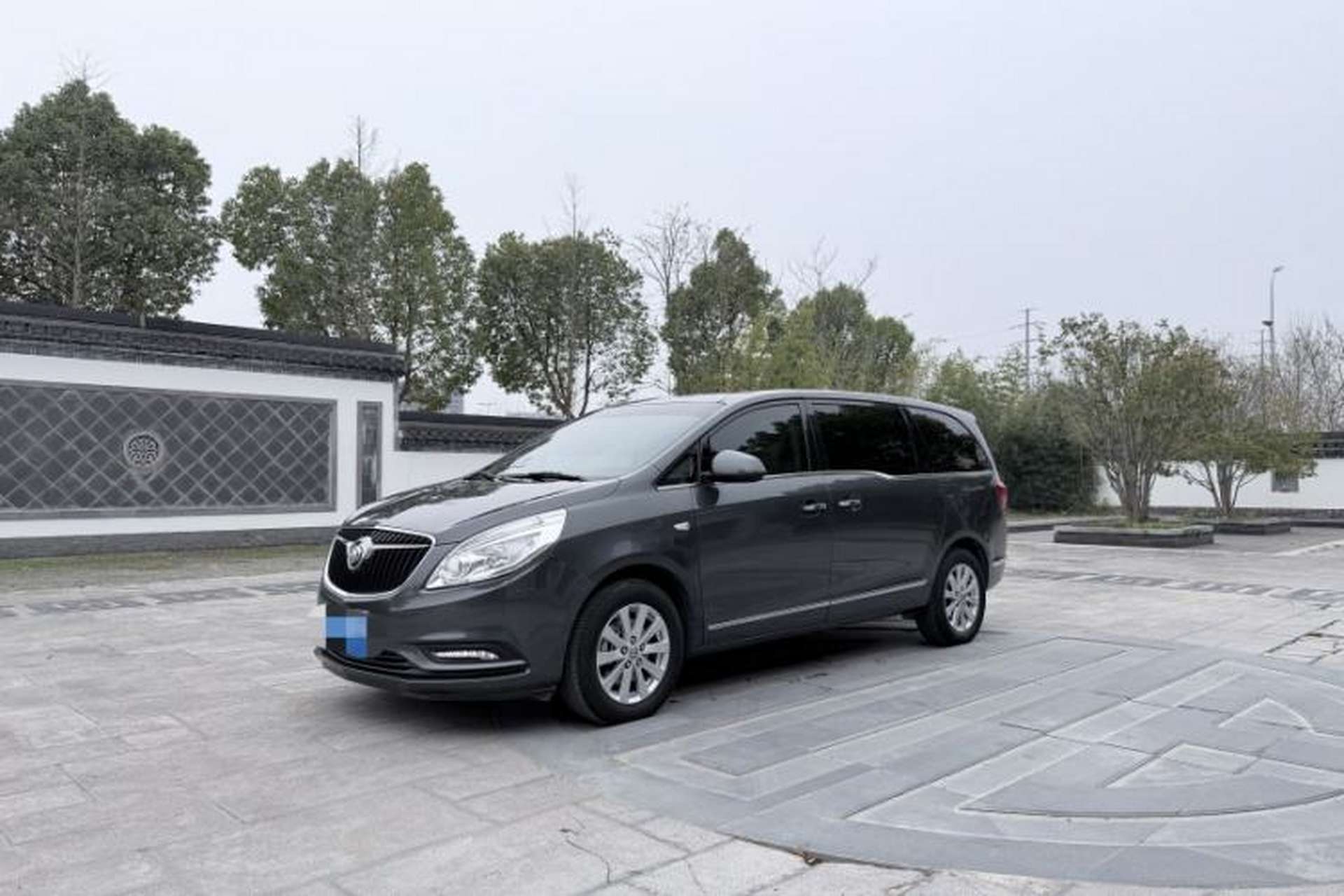 Used Buick GL8 2018 28T Luxury Model China VI Standard Front Left 45 Deg
