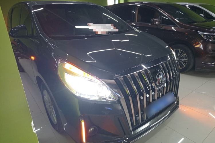 Used Buick GL8 2018 28T Luxury Model China VI Standard Front Right 45 Deg