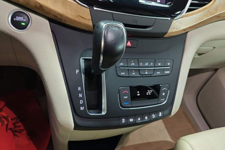 Used Buick GL8 2018 ES 28T Comfort Model China VI Standard Gear Lever
