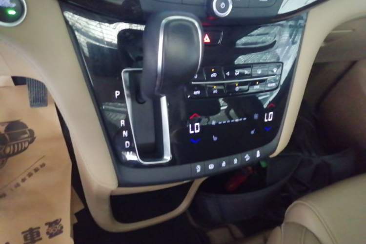 Used Buick GL8 2018 ES 28T Luxury Model China VI Standard Gear Lever