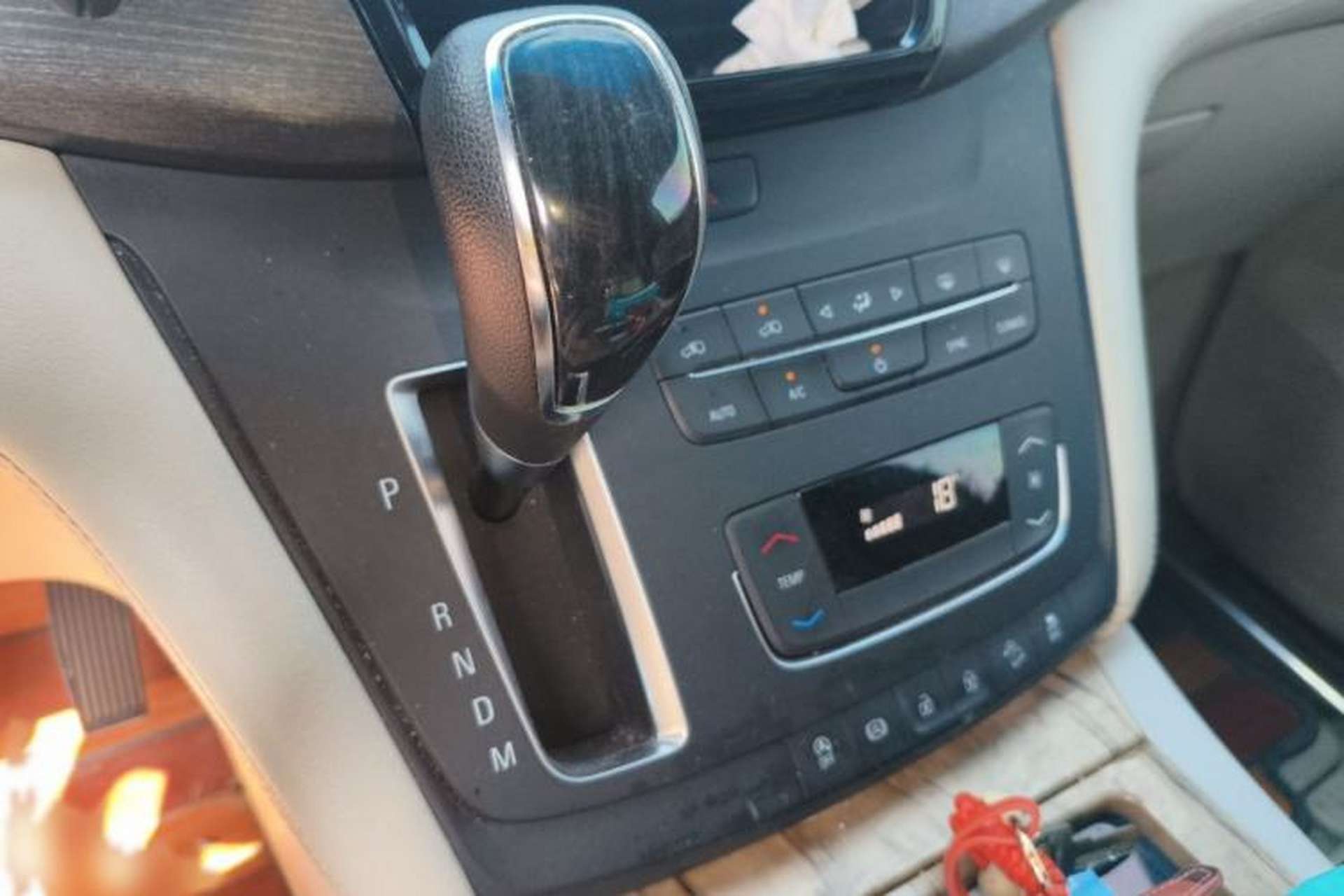 Used Buick GL8 2018 ES 28T Comfort Model China VI Standard Gear Lever