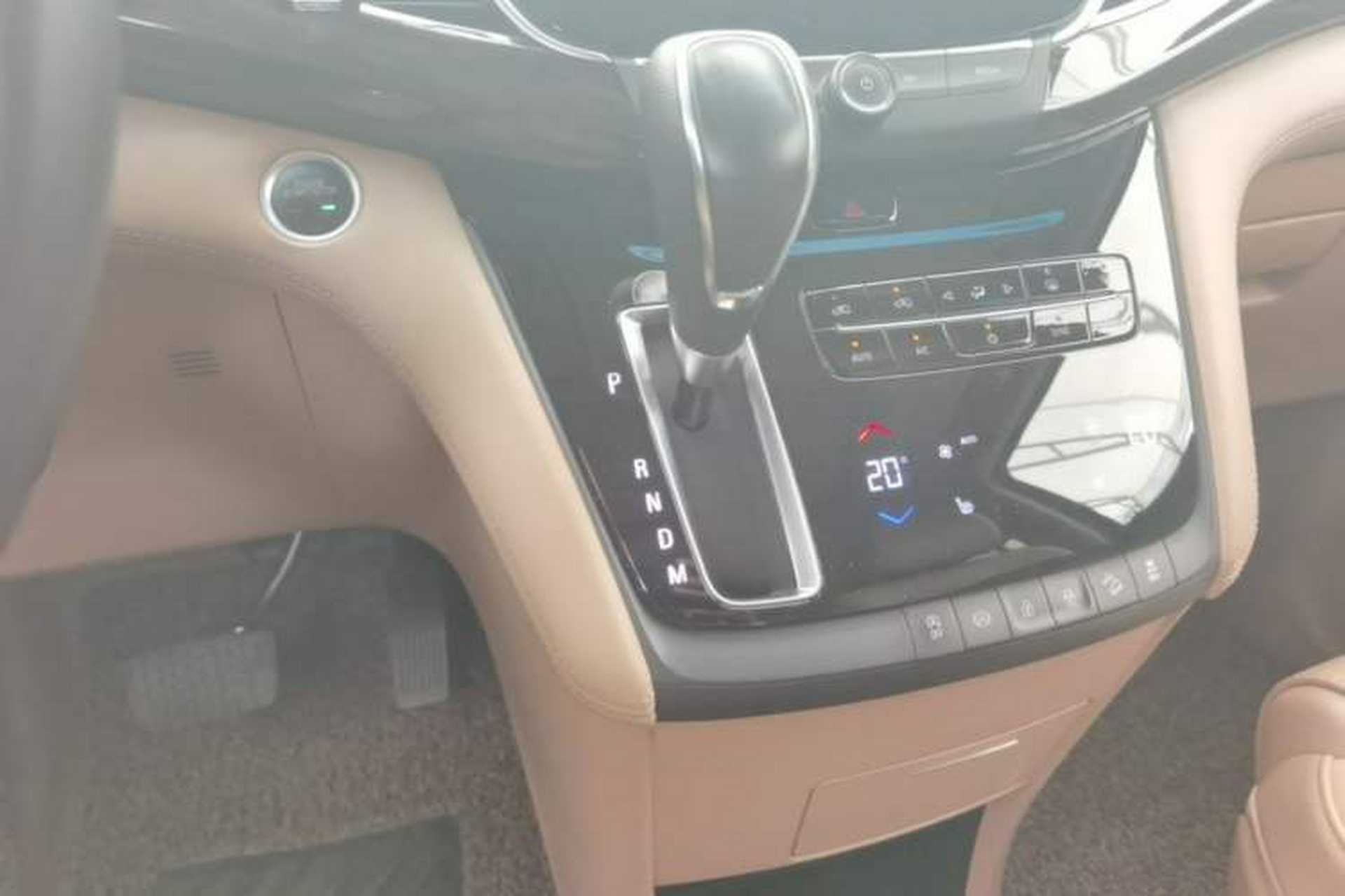 Used Buick GL8 2018 ES 28T Luxury Model China VI Standard Gear Lever
