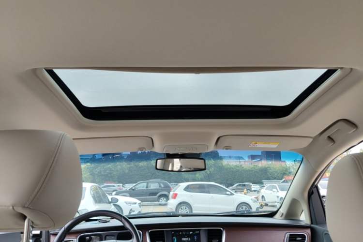 Used Buick GL8 2018 28T Luxury Model China VI Standard Headliner