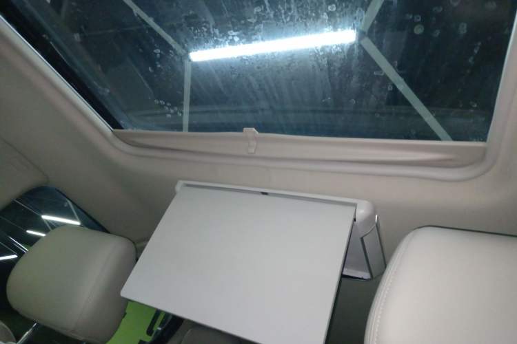 Used Buick GL8 2018 28T Luxury Model China VI Standard Headliner