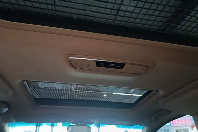Used Buick GL8 2018 ES 28T Flagship Model China VI Standard Headliner