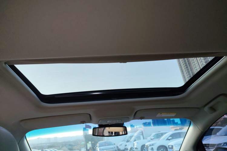 Used Buick GL8 2018 28T Luxury Model China VI Standard Headliner