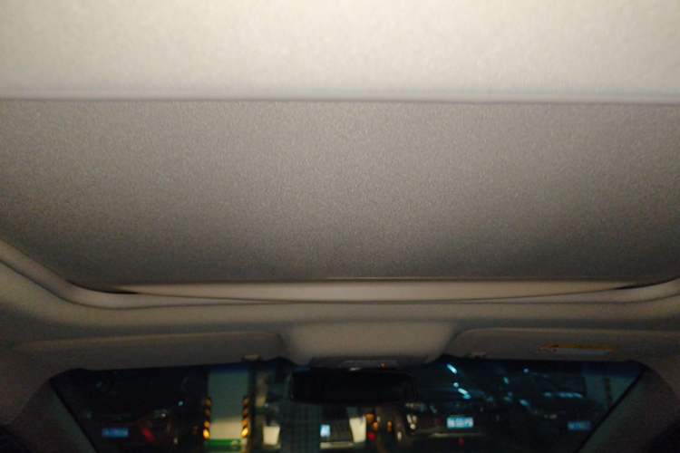 Used Buick GL8 2018 28T Luxury Model China VI Standard Headliner