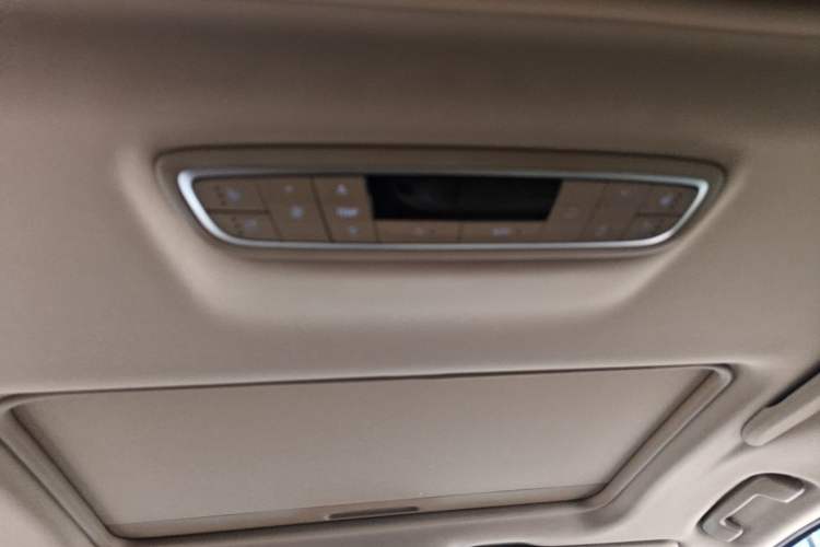 Used Buick GL8 2018 ES 28T Luxury Model China VI Standard Headliner