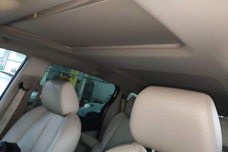Used Buick GL8 2018 28T Luxury Model China VI Standard Headliner