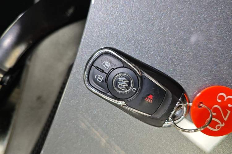 Used Buick GL8 2018 ES 28T Comfort Model China VI Standard Interior 1