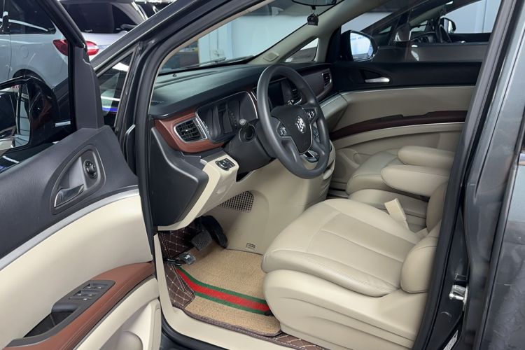 Used Buick GL8 2018 28T Comfort Model China VI Standard Interior 1