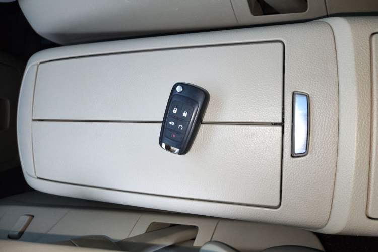 Used Buick GL8 2018 28T Luxury Model China VI Standard Interior 1