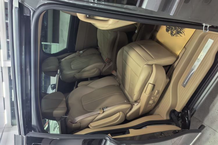 Used Buick GL8 2018 ES 28T Flagship Model China VI Standard Interior 2