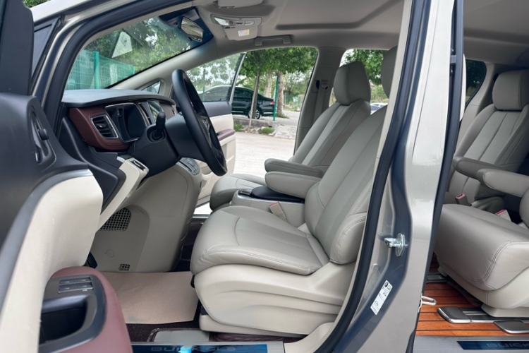 Used Buick GL8 2018 28T Comfort Model China VI Standard Interior 2