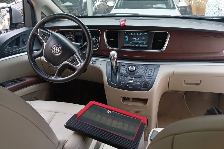 Used Buick GL8 2018 28T Luxury Model China VI Standard Interior 2
