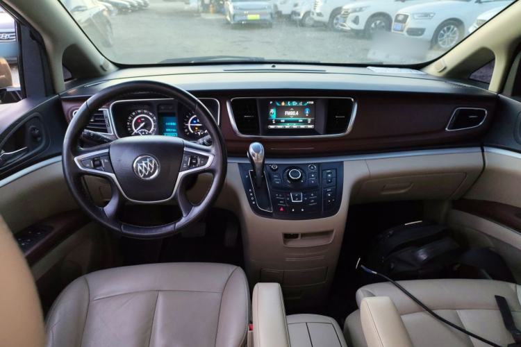 Used Buick GL8 2018 28T Luxury Model China VI Standard Interior 2