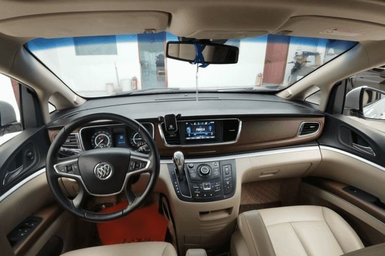 Used Buick GL8 2018 28T Luxury Model China VI Standard Interior 2