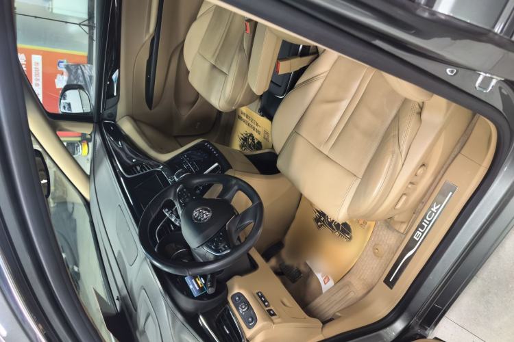 Used Buick GL8 2018 ES 28T Flagship Model China VI Standard Interior 3