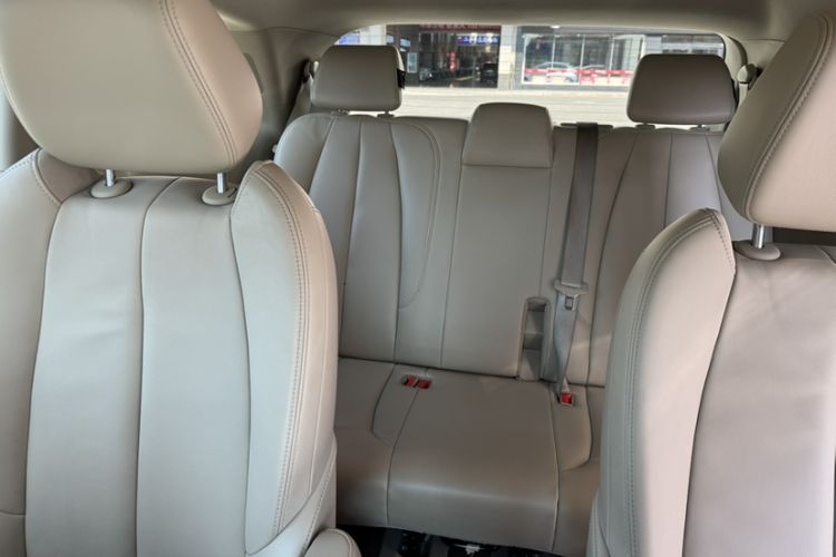 Used Buick GL8 2018 28T Prestige Version China VI Standard Interior 3
